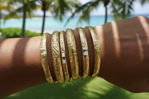 Hawaiian Bangles – Set of 5 Stackable Gold & Silver Bracelets